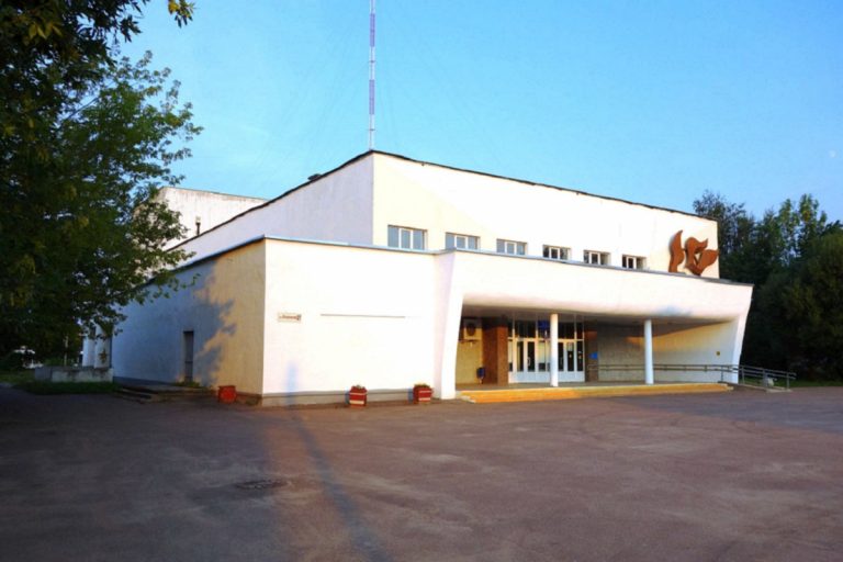 Дом культуры в Тверской области оштрафован за торговлю шубами