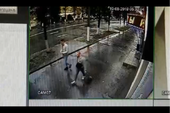 В Твери пообещали вознаграждение за информацию о мужчине, разбившем витрину