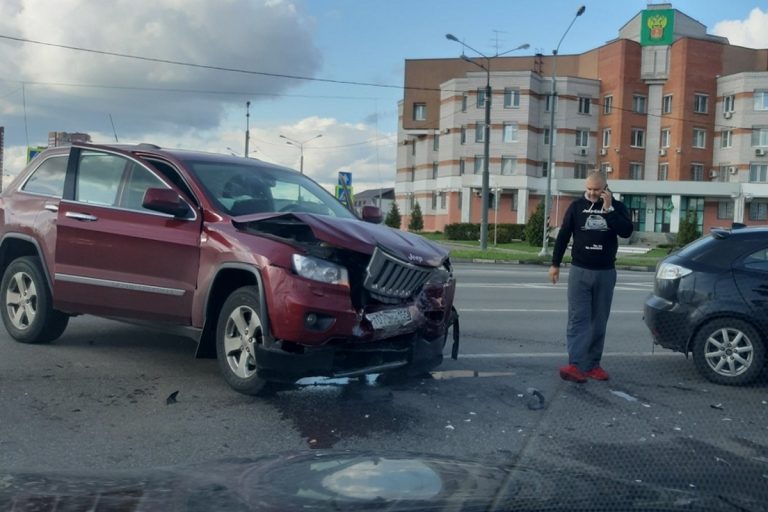 В Твери пьяный водитель спровоцировал ДТП с пострадавшими и скрылся