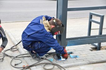 В Твери появляются остановки в стиле "Модерн"