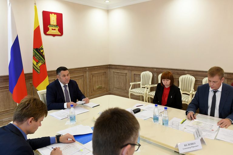 Губернатор Тверской области обсудил план дорожных работ на следующие три года