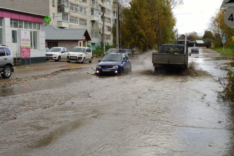 Вышний Волочек опять ушел под воду
