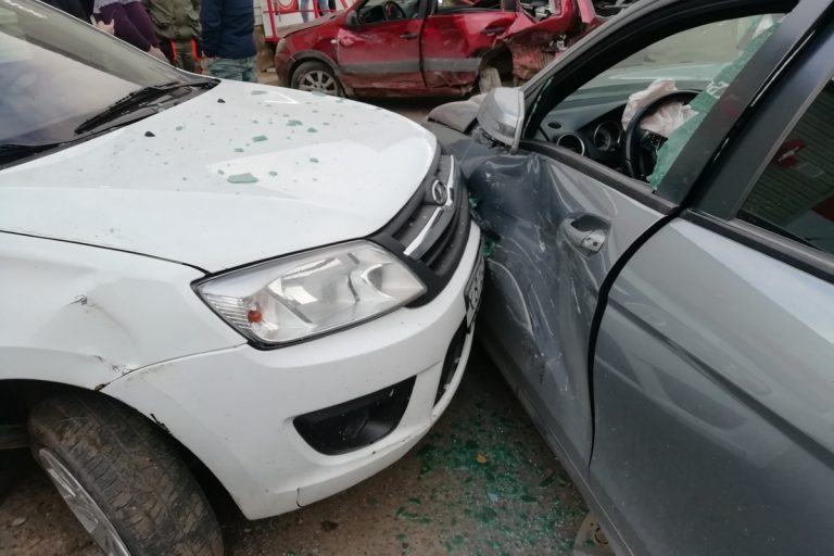 В Бежецке произошло ДТП с участием 4-х автомобилей