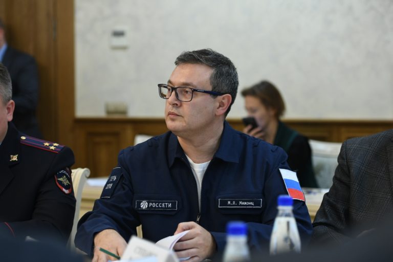 Губернатор Игорь Руденя провел заседание КЧС в связи с отключением электроэнергии в населенных пунктах региона из-за ураганного ветра
