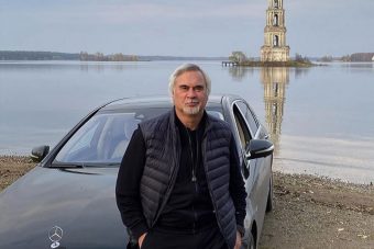 Валерий Меладзе не смог дойти до храма в Тверской области Меладзе в Калязине
