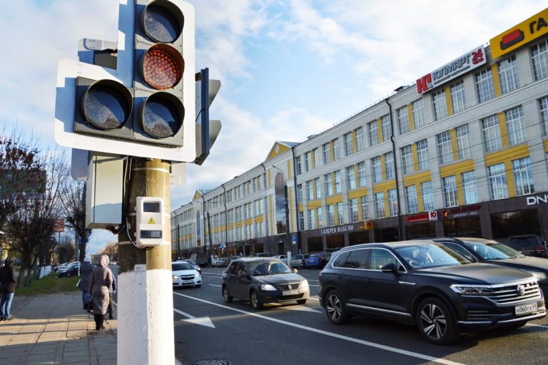 В Твери установили два новых светофора
