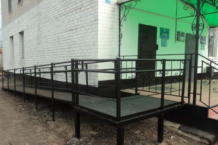 В ржевской ИК-7 установили пандус для осужденных-колясочников