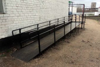 В ржевской ИК-7 установили пандус для осужденных-колясочников
