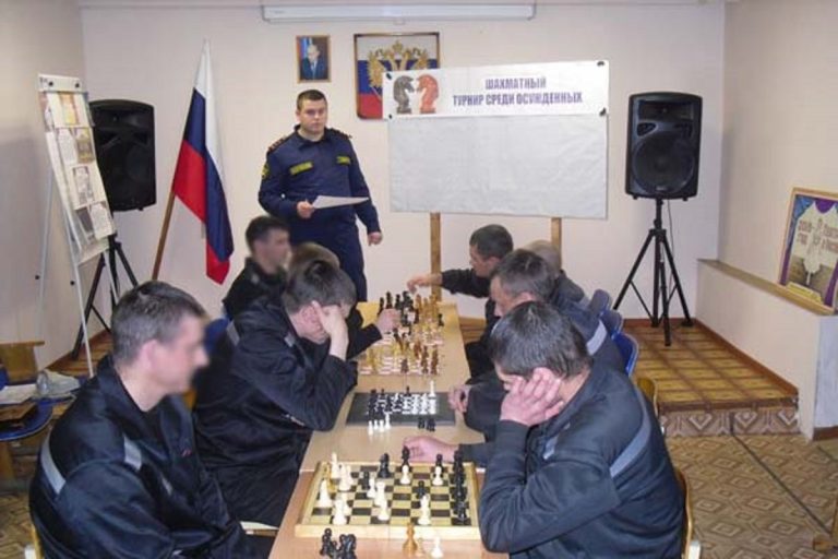 Гроссмейстеры с большой дороги. В Тверской области осужденные участвуют в шахматных турнирах