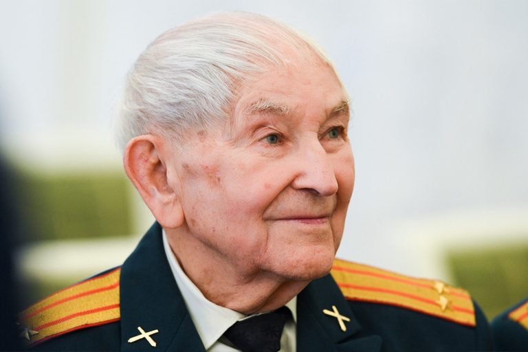 Губернатор Тверской области вручил награды почетным гражданам региона