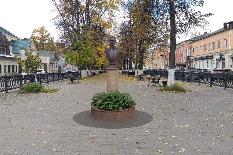 Жителям Твери предложили новые варианты размещения памятника Лемешеву