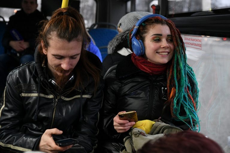 Жителей Твери бесплатно возит "новогодний автобус"