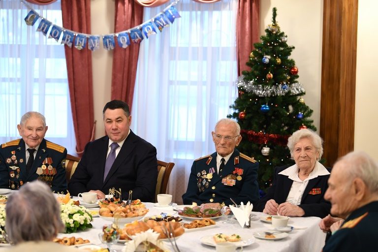 Губернатор Игорь Руденя провел предновогоднюю встречу с тверскими ветеранами