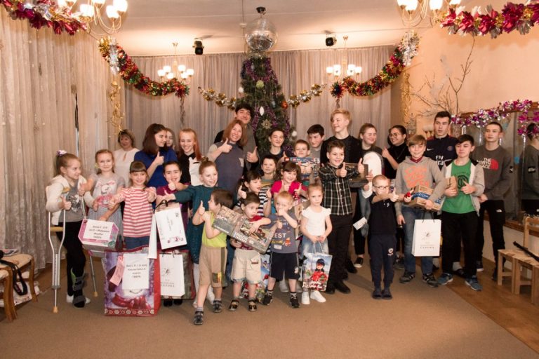 НАША сказка! Детские дома Тверской области получили новогодние подарки от ведущих «НАШЕго Радио»