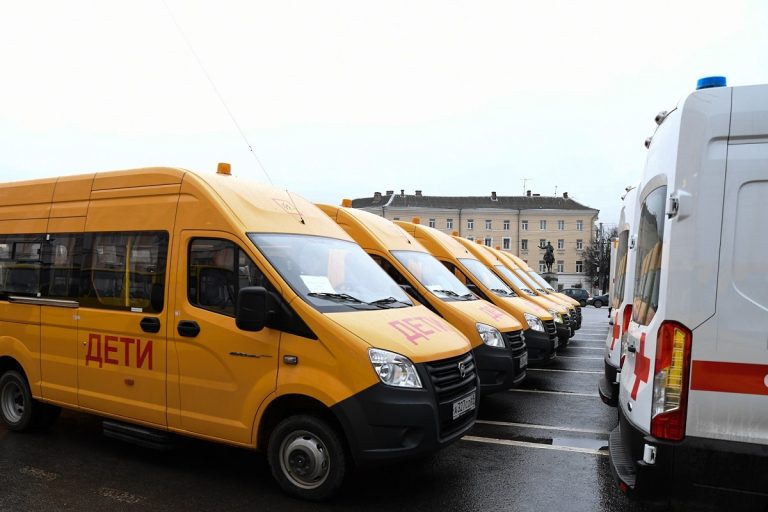 Муниципалитетам Тверской области передали 54 единицы транспорта