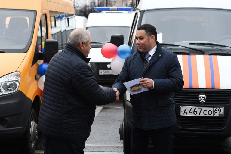 Муниципалитетам Тверской области передали 54 единицы транспорта