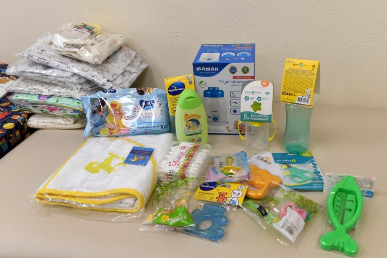 Подарок для новорожденных получили более 1740 семей Тверской области