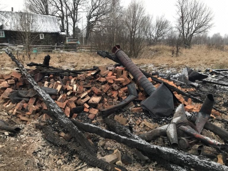 Стали известны подробности поджога дома в Лихославльском районе