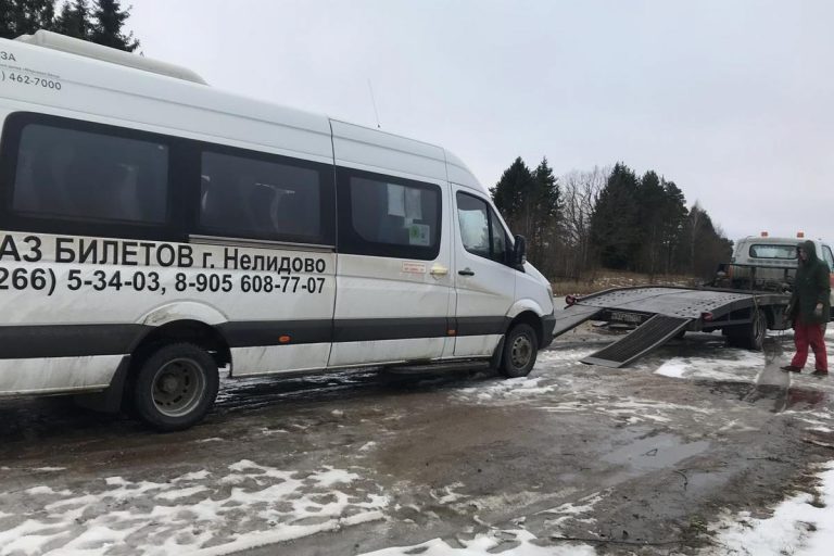 Тверские автоинспекторы провели массовую проверку автобусов на дороге Тверь – Ржев