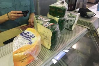 На Центральном рынке в Твери изъяли санкционный сыр