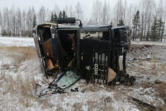 Дальнобойщик пострадал в ДТП в Тверской области