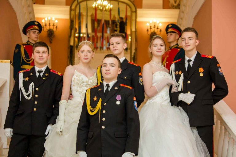 Тверские суворовцы пустились в пляс