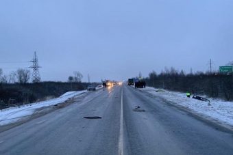 В Тверской области погиб водитель заглохшей легковушки