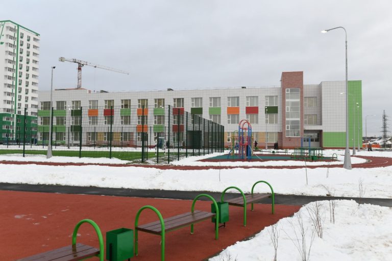 Ольга Васильева и Игорь Руденя побывали в новой школе в микрорайоне «Брусилово» в Твери