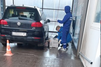 На автомойке в Твери скончался водитель
