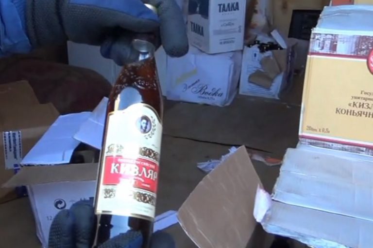 В Твери осудили азербайджанцев, торговавших контрафактным алкоголем и сигаретами