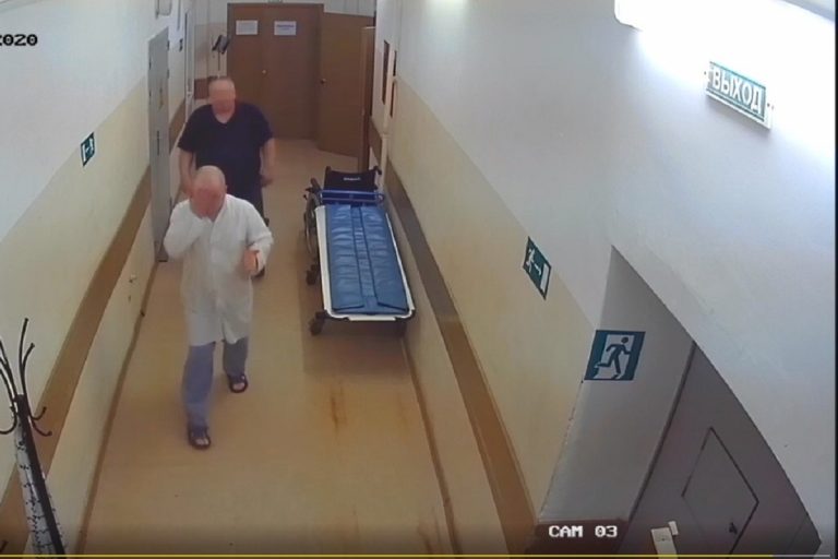 Посетитель больницы в Тверской области избил врача-травматолога