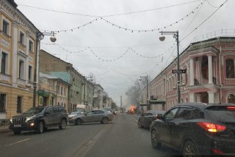 У Спасо-Преображенского собора в Твери горит машина аварийной службы У Спасо-Преображенского собора в Твери горит машина аварийной службы