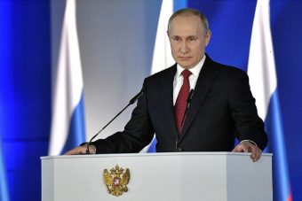 Родителям - деньги за первенца, детям - бесплатное питание до 4 класса. Президент России обозначил новые ориентиры