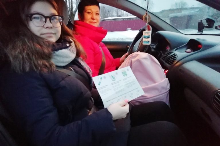 В Андреаполе сотрудники ГИБДД призывали водителей «пристегнуть самое дорогое»