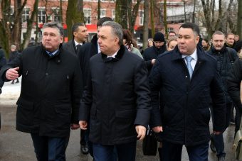 Морозовский городок в Твери осмотрели губернатор Игорь Руденя и гендиректор ДОМ.РФ Виталий Мутко Морозовский городок в Твери осмотрели губернатор Игорь Руденя и гендиректор ДОМ.РФ Виталий Мутко