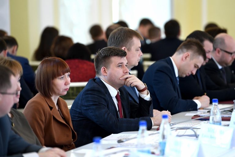 На заседании правительства Тверской области обсудили ход реализации национальных проектов