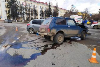 ДТП у Староволжского моста в Твери спровоцировало пробку ДТП у Староволжского моста в Твери спровоцировало пробку