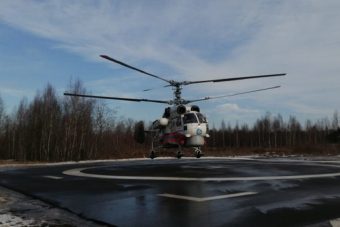 В областную больницу доставили вертолетом пациентку из Нелидово