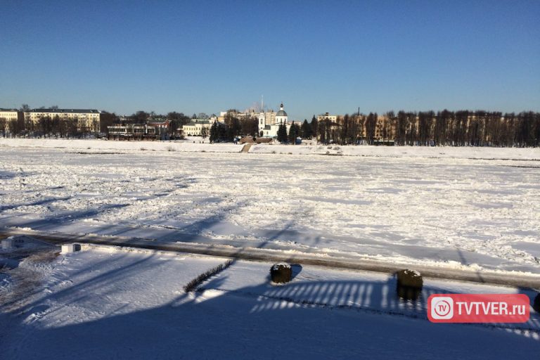 В Твери Волга покрылась торосами
