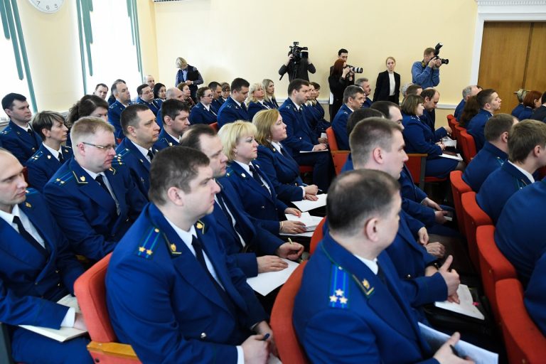 Губернатор Тверской области призвал прокуратуру проявить принципиальную позицию по фактам нарушения законодательства
