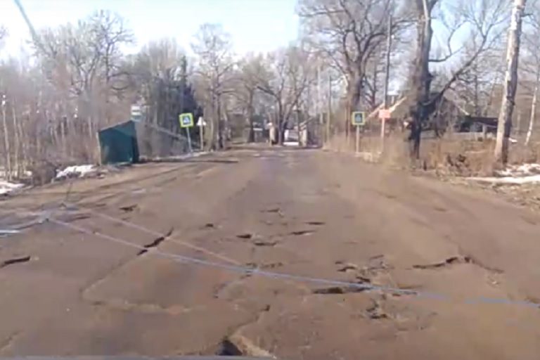В Тверской области нашли дорогу, претендующую на звание худшей