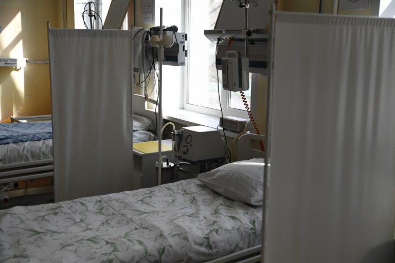 Губернатор проверил, как тверские больницы перепрофилировали для пациентов с коронавирусом