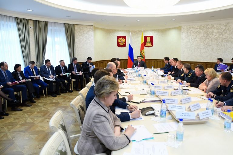 Игорь Руденя: необходимо принять дополнительные меры, чтобы защитить медицинских работников