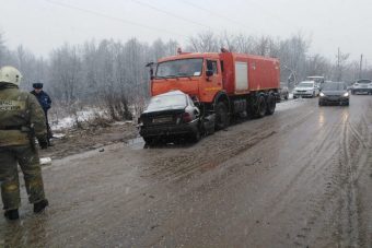 В лобовом ДТП под Вышним Волочком погиб водитель