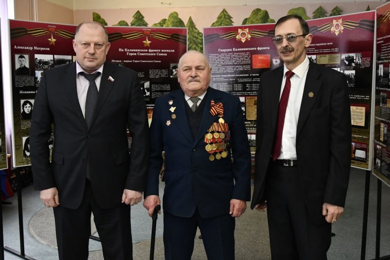 Оленинский район отметил 77 годовщину освобождения от немецко-фашистских захватчиков