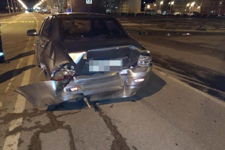В столкновении двух автомобилей в Твери пострадал молодой водитель