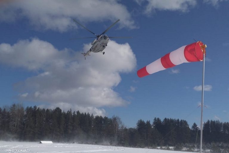 Вертолёт МЧС вылетел из Твери в Осташков за тяжелобольным мужчиной