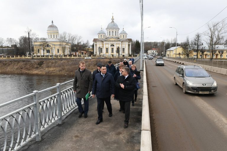 Губернатор Тверской области поручил увеличить объёмы ремонта дорог в Торжке