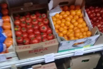 На рынке в Ржеве торговали непроверенными томатами и мандаринами