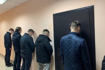 Тверские полицейские помогли задержать аферистов, менявших трубы в квартирах Москвы втридорога